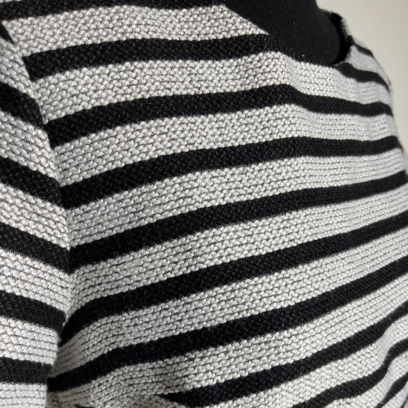 Express Crop Stripped Top - Picture 2 of 6